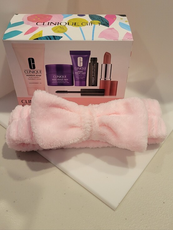 Clinique Other - Clinique Beauty Set with Light Pink Plush Bow Headband
